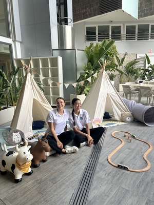 Els casaments són moments únics, plens d'emoció, celebració i records inoblidables. Però quan entre els convidats hi ha nens, és normal que sorgeixi una gran pregunta: com aconseguir que els més petits es diverteixin i, alhora, qu Animació infantil a casaments: la clau perquè tots gaudeixin del gran dia