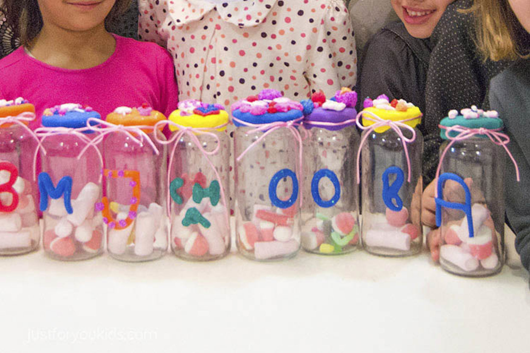 Personalización de objetos – Fiesta de cumpleaños divertida - Fiestas aniversario, Barcelona actividades infantiles, manualidades para niños y niñas