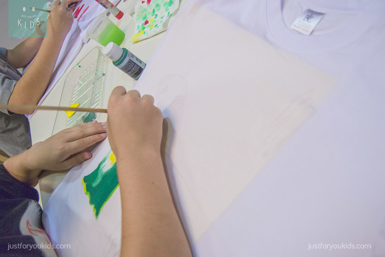 Pintamos nuestra camiseta – Talleres manualidades originales-1 Niños, manualidades, actividades infantiles Barcelona
