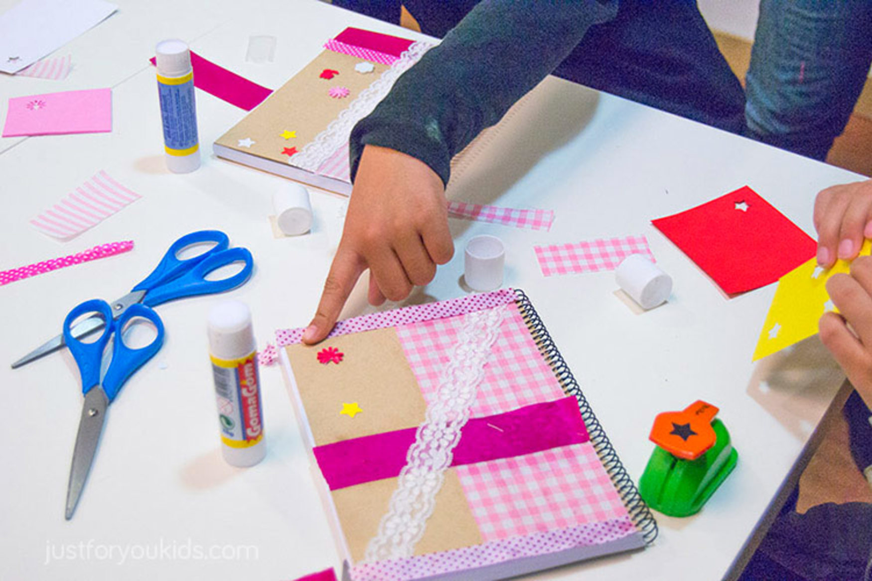 Fiesta aniversario infantil – Libretas personalizadas - Fiestas aniversario, Barcelona actividades infantiles, manualidades para niños y niñas